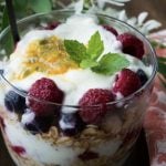 Breakfast parfait - This healthy breakfast parfait is so simple to make in minutes and the whole family will love it. A delicious, nourishing and a sustainable way to start the day.
