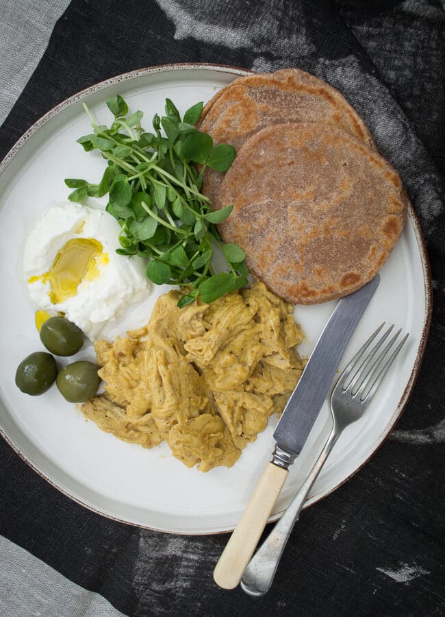 Cumin Scrambled eggs flat bread - My Cumin Scrambled Eggs, with Yoghurt, Green Olives and Flatbread is a delicious and nourishing breakfast or anytime meal. My whole family adore this recipe