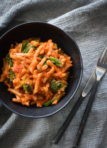 This One Pot Tuna Tomato Penne is a delicious, healthy really easy to make meal. You don't even have to pre-cook the pasta, simple!