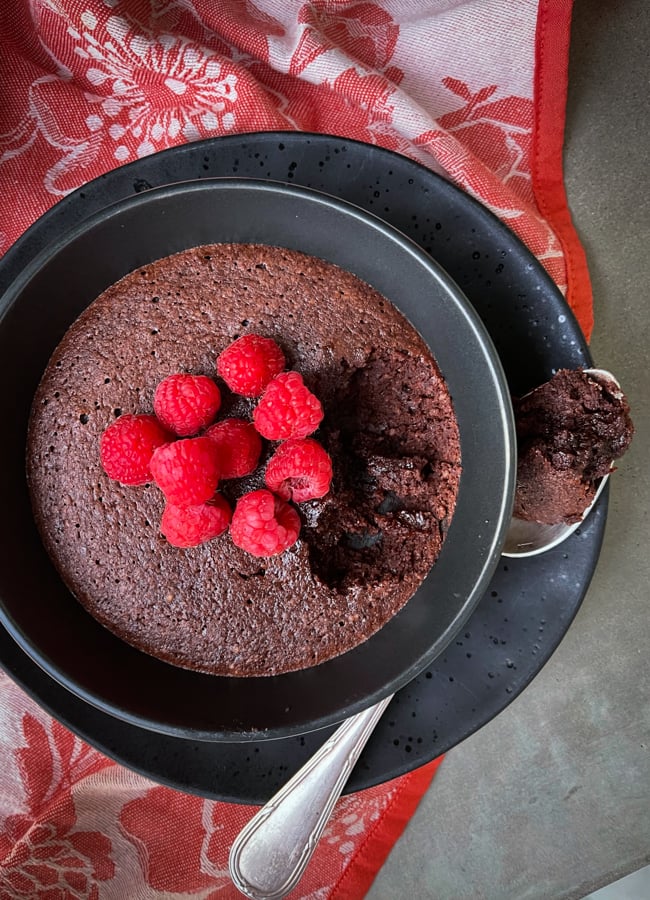 Hot chocolate mug cake - Kirbie's Cravings