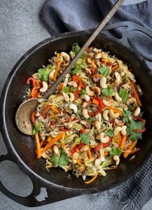This Easy Beef Cabbage Stir Fry is a really quick and easy budget friendly stir fry and another favourite way to use beef mince!