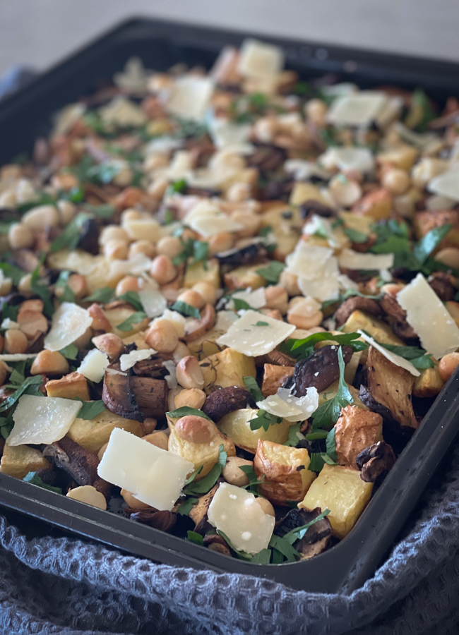 This quick, easy delicious vegetarian Potato Mushroom Macadamia Tray Bake is a lovely combination of flavours. Enjoy as a meal with a green side salad or add in some protein and serve this as a side.