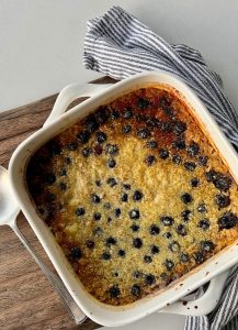 This Orange Blueberry Baked Oatmeal is another simple, delicious and very adaptable baked oats flavour sensation.