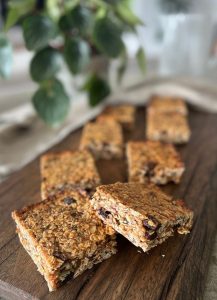 This Orange Almond Cranberry Brekkie Bar is a great brekkie on the go or snack. It's quick and easy to make and also freezes well.