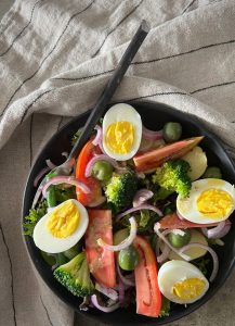 Introducing the Egg Nourish Bowl: a wholesome and versatile dish packed with nutrients, vibrant colours, and delicious flavours. With fresh vegetables, fibre rich potatoes, and protein rich eggs, this bowl is a delicious combination of flavours that will leave you craving for more.