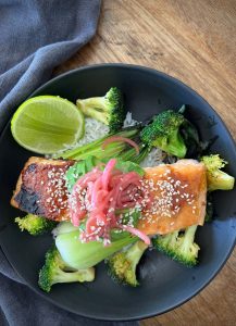 Enjoy the delicious flavours of Japan with our Miso Salmon Nourish Bowl. This quick and easy to make warm bowl is a lovely blend of umami flavours and satisfying textures.