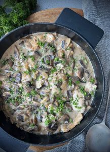 This Zurich Pork (Zürich Geschnetzeltes) is a Swiss dish that is traditionally made with veal. However I’ve made it with pork loin (or you could also choose chicken tenders) to make it more budget friendly and accessible.