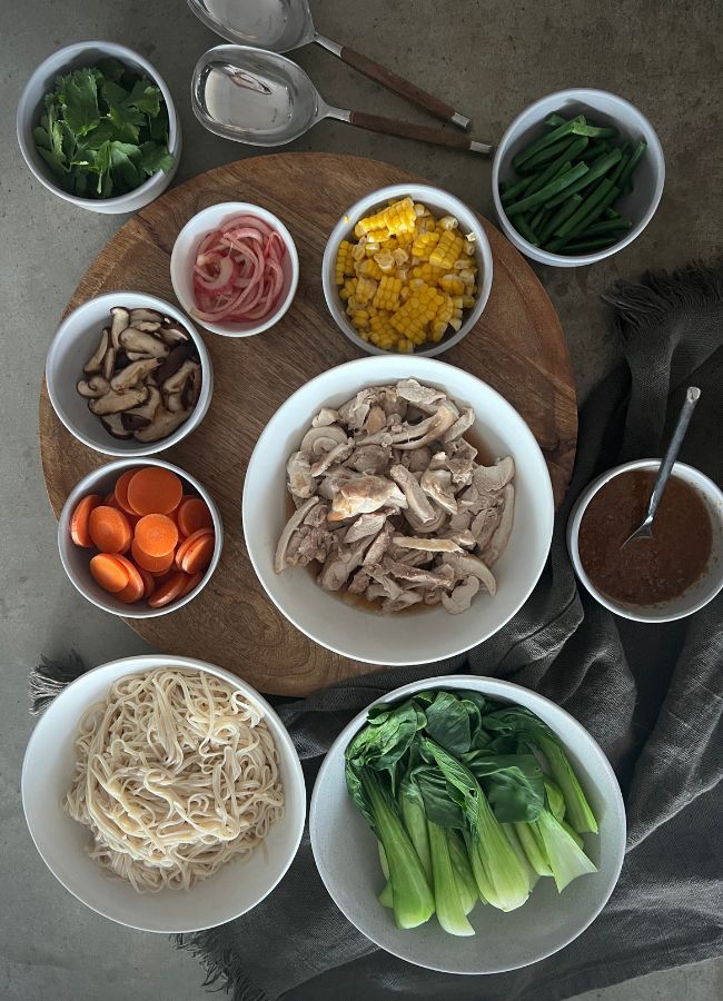 Hot pot is more than just a meal; it’s a fun experience for the whole family. What makes hot pot perfect for families is its interactive nature—everyone gets to choose what they want to add to their hot pot. Kids especially love the autonomy of picking their favourite ingredients.