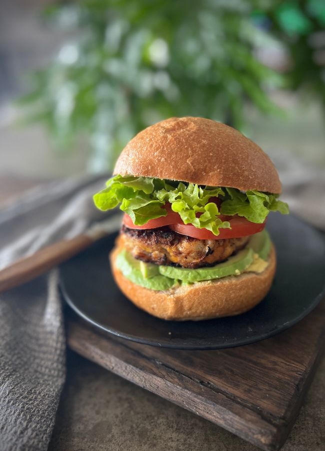 This Chicken Feta Burgers recipe makes four large, deliciously tasty burgers. The burger patty is very quick and easy to make and once combined, it is simply a matter of gently frying them until well cooked on one side then flipping to completely cook through.