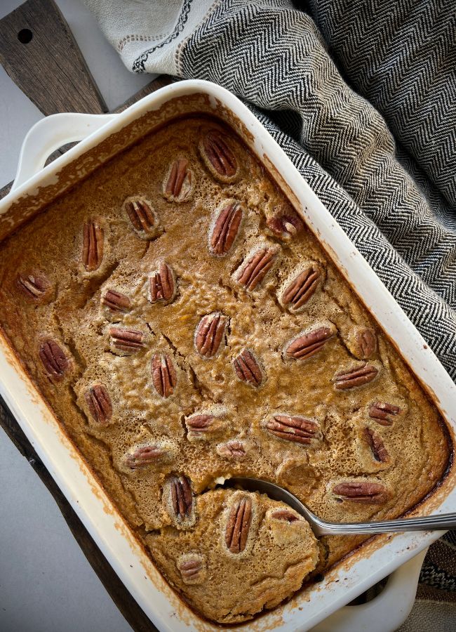 This delicious breakfast of Spiced Pumpkin Baked Oats is a member request and I’m so glad that this oaty bake was created! The spiced pumpkin is so aromatic and it’s hard to believe that you’re eating pumpkin for breakfast!