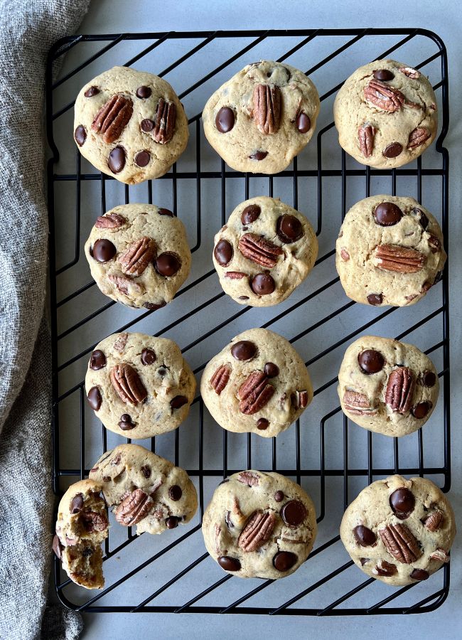 These Miso Choc Pecan Cookies are a unique twist on a classic favourite, blending the salty richness of white miso with the sweetness of dark chocolate and the crunch of toasted pecans. Perfectly balanced and absolutely delicious, they’re an irresistible treat for any occasion.