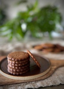 Homemade Biscoff cookies with a rich caramelized flavor and crisp texture—a healthier, lower-sugar alternative to the classic.