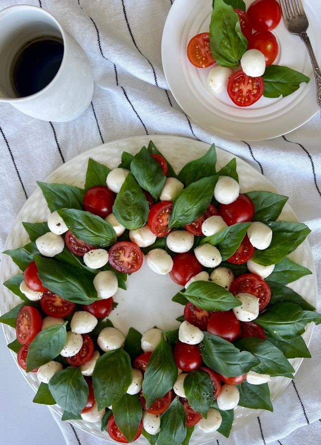 Caprese Salad Wreath