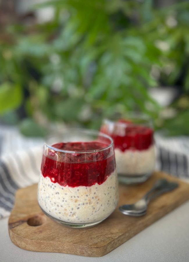 These creamy peanut butter and raspberry overnight oats are a fuss-free, nourishing breakfast made in minutes. Delicious and nutritious!