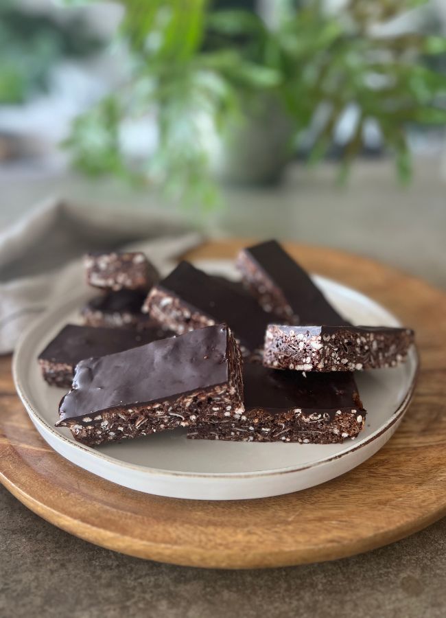 Healthy puffed rice bars are an easy homemade snack- they're gluten-free, refined sugar-free & packed with protein & fibre a nourishing treat.