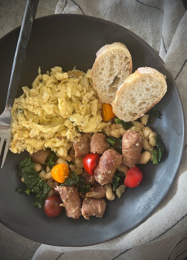 This Breakfast Sausage Scramble is a protein-rich, high-fibre way to start the day. A quick, hearty breakfast that keeps you full for hours.