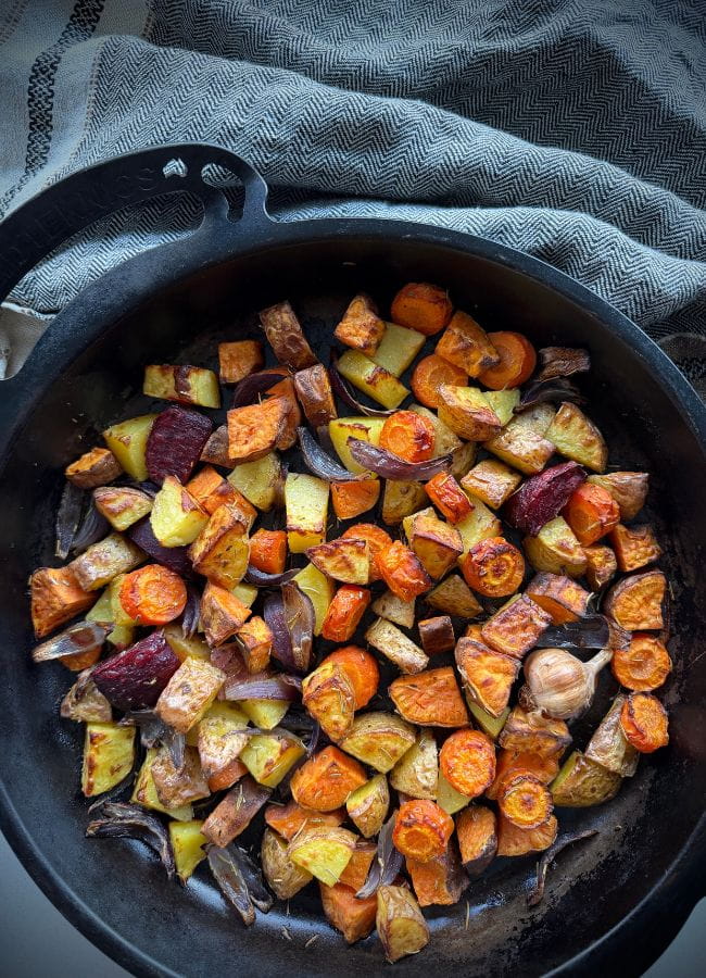Easy roasted root vegetables that goes beyond potatoes. A mix of colourful veggies for better nourishment without extra time in the kitchen